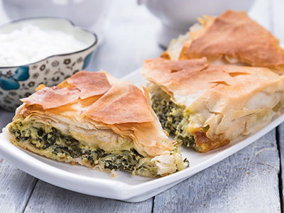 Kalos spanakopita (Greek spinach & feta pie) - Bidfood